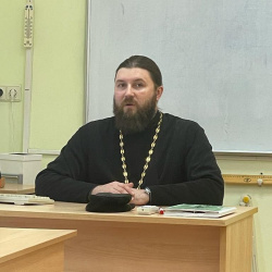 В гимназии «Томь» настоятель нашего храма провел лекцию о Великом посте