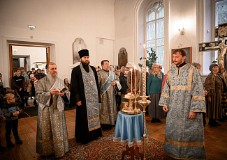 Духовенство и прихожане Александро-Невского храма молитвенно почтили Божию Матерь в праздник Ее Рождества