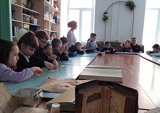 Педагоги воскресной школы нашего храма провели познавательный урок для томских школьников