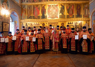 К празднику Святой Пасхи настоятель и духовенство нашего храма удостоены Патриарших наград 