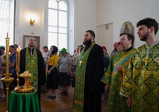 Духовенство и прихожане нашего храма торжественно отметили День Святой Троицы 