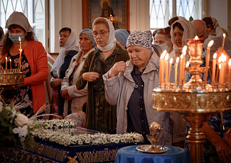 Духовенство и прихожане Александро-Невского храма молитвенно почтили Божию Матерь в праздник Ее Успения