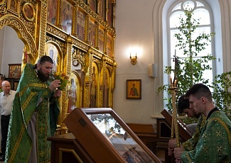 Духовенство и прихожане нашего храма торжественно отметили День Святой Троицы 