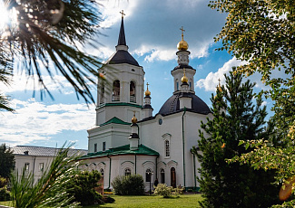 Духовенство и прихожане нашего храма приняли участие в летних торжествах в честь святого старца Феодора Томского
