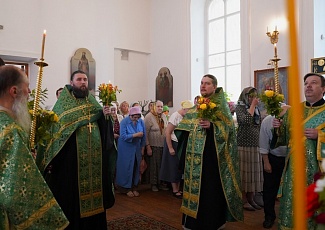 Духовенство и прихожане нашего храма торжественно отметили День Святой Троицы 