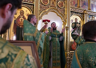 Духовенство и прихожане нашего храма торжественно отметили День Святой Троицы 