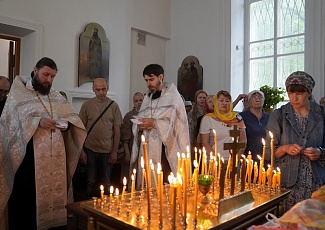 В Троицкую родительскую субботу наш приход молитвенно помянул всех усопших православных христиан