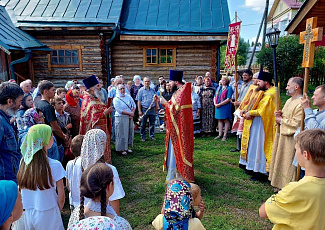 Настоятель нашего храма разделил радость престольного торжества с приходом Борисоглебского храма 