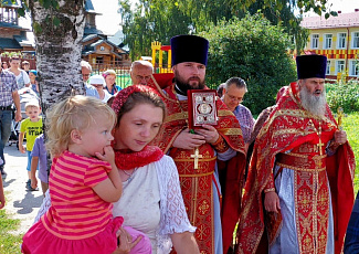 Настоятель нашего храма разделил радость престольного торжества с приходом Борисоглебского храма 